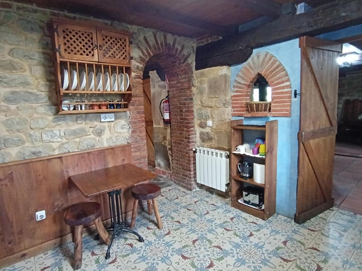 Gasthaus El Espesedo De Cabarceno Argomilla Exterior foto